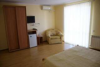 Отель Центральный Геленджик Стандарт с балконом-3