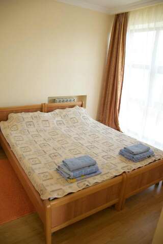 Отель Центральный Геленджик Семейный делюкс-2