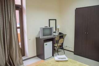 Отель Центральный Геленджик Стандарт без балкона-10